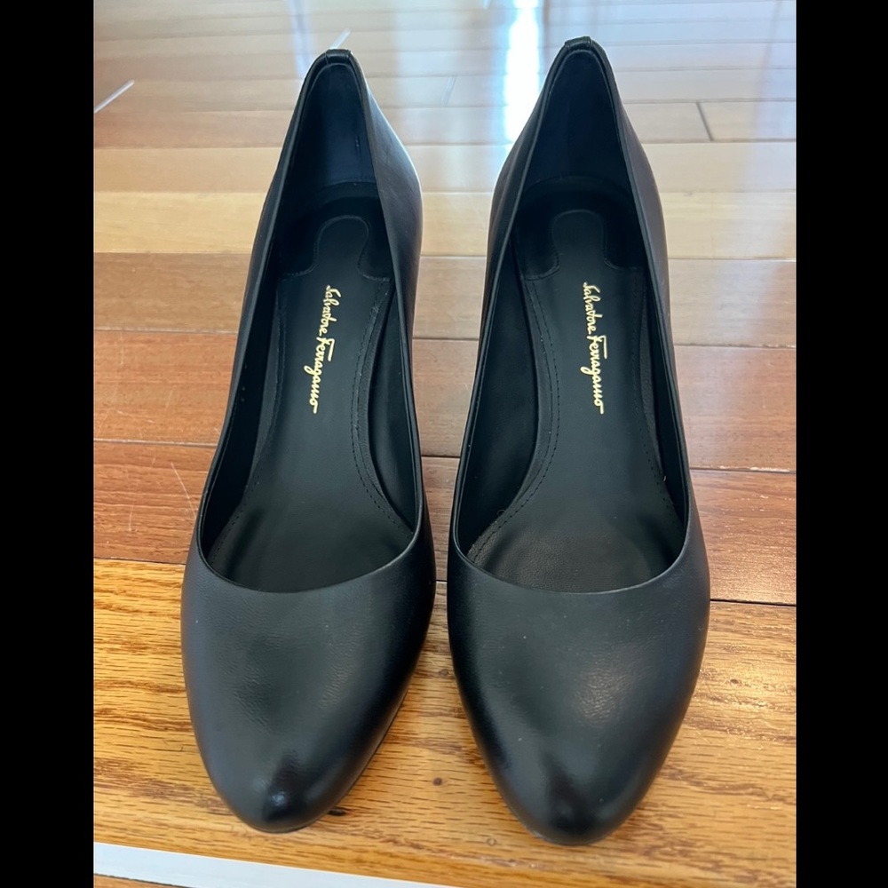 Salvatore Ferragamo Black Pumps